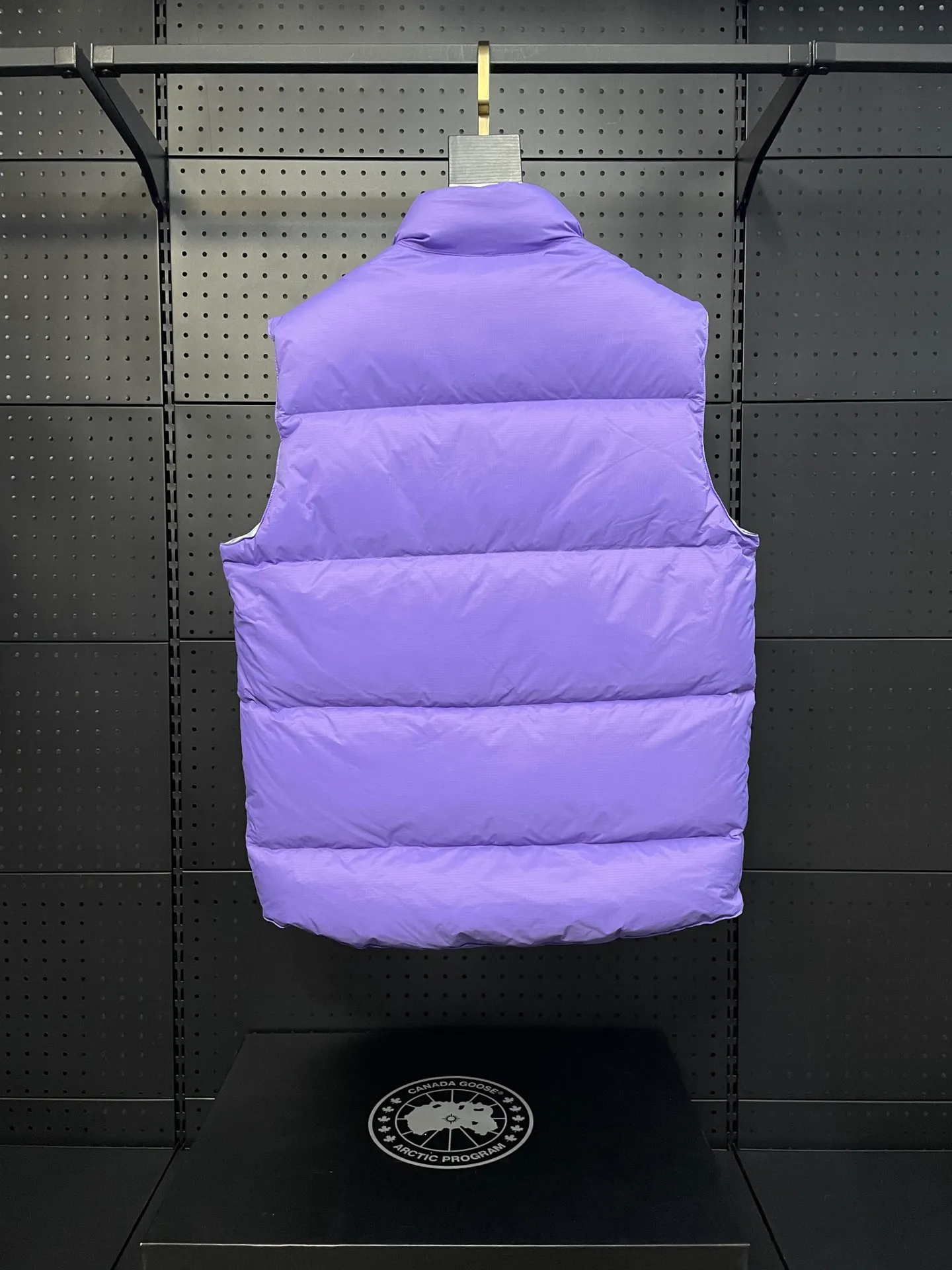 Canadagoose/ 21Ss ❗️ New Arrival“ Series” Canada Goose New Arrival“Northern Lights” ！ ， ， ！ ： 1⃣ 9500-100%nylon 2⃣ YKK ， 3⃣ 80% ，（zp 80% / 90% ） ： 1⃣ /9500-100%nylon 100% 100% , 、 ZP ， 。 2⃣ 80% ， （30 ） 。 。 ： ， 。 ， ， 。 Size:XS-2XL :Purple. . .Black.Royal Blue .Dark Blue